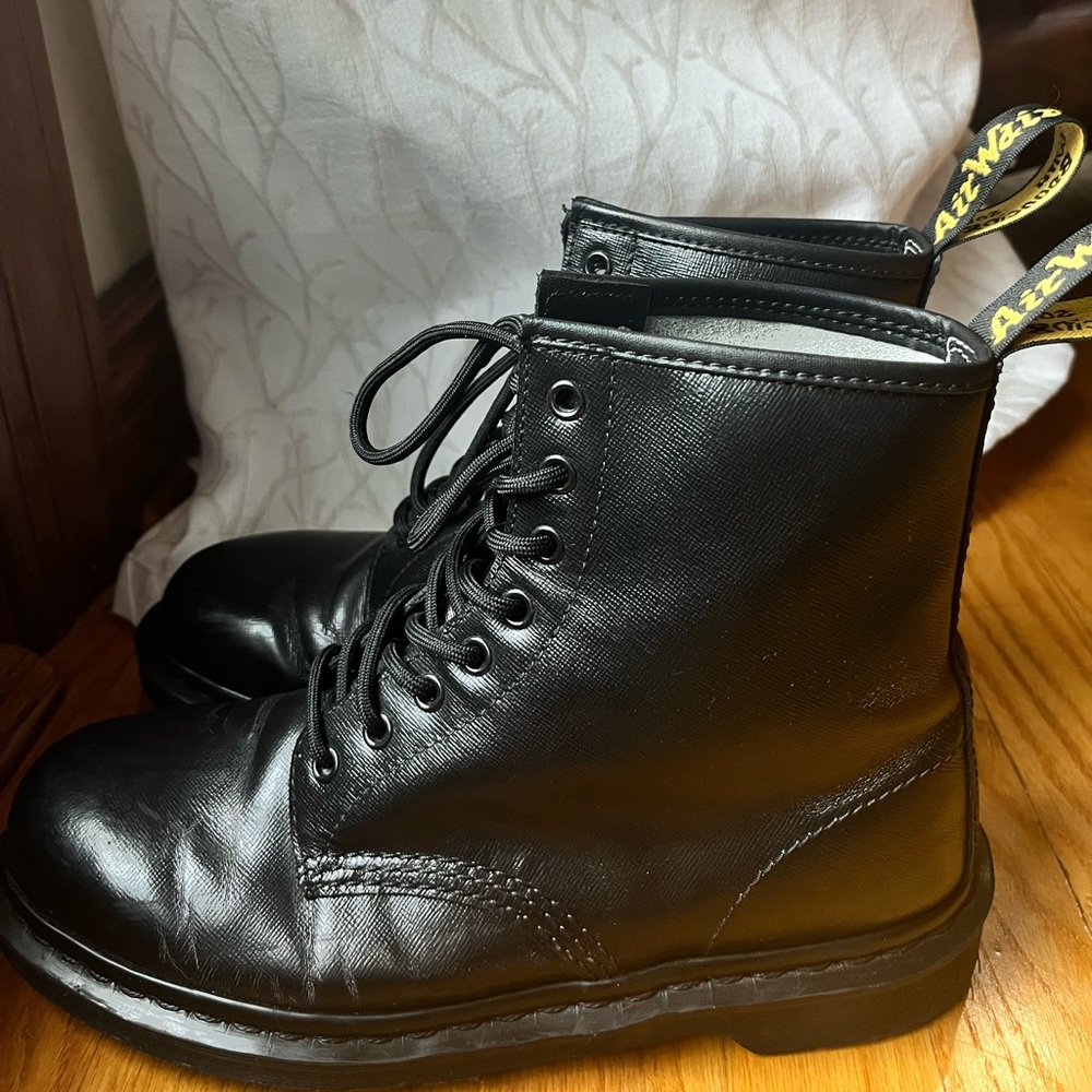 Dr. Martens Women’s Smooth Leather Lace Up